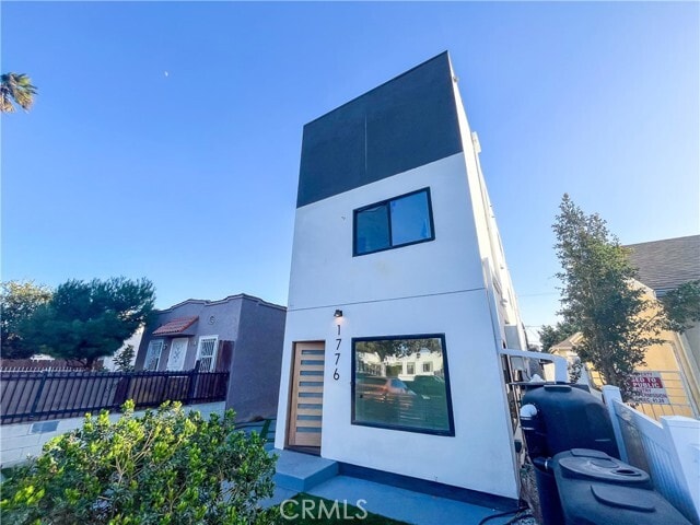 Building Photo - 1776 W 37th Pl Rental