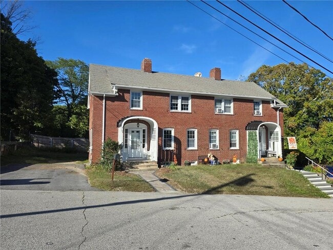 Building Photo - 7 Goddard St Unit 9