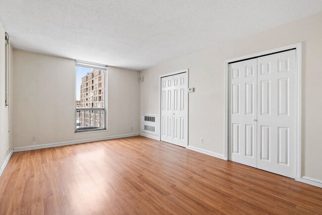 Photo - 33 Pond Ave Unidad 704