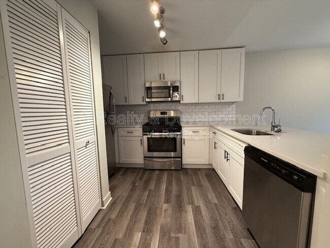 Photo - 800 Graceland Ave Unit 302