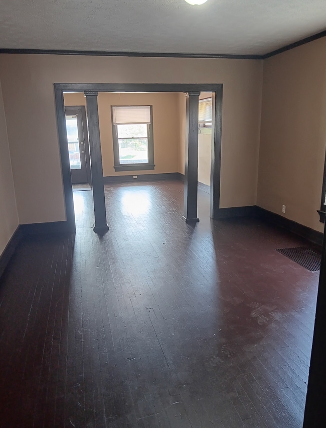 15 W Hudson Ave