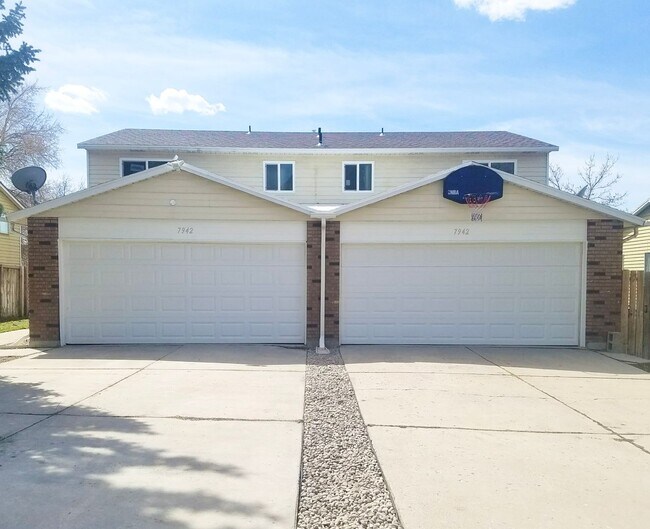 Building Photo - 7942 Chadbourne Dr Unit 7942 S. Chadbourne Dr. Rental