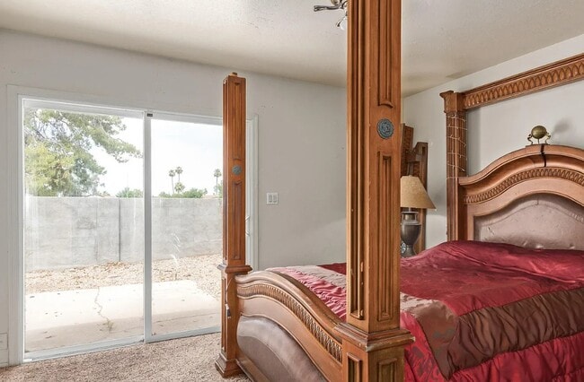 1312 E Hopi Cir