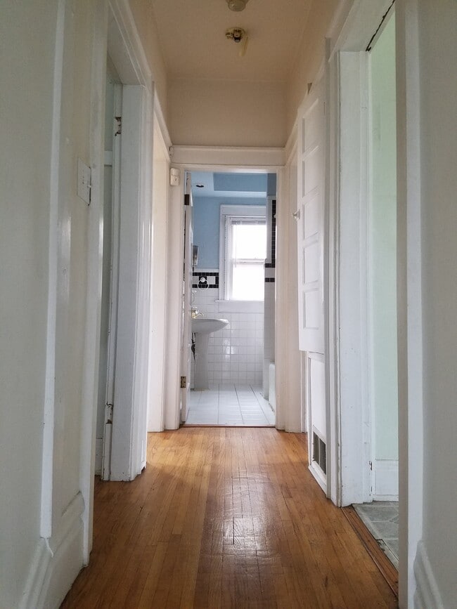 hallway to bathroom - 2535 Summit Street Unit upper