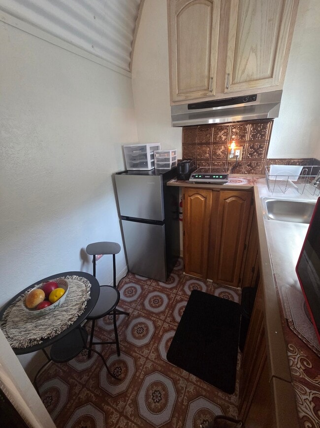 Photo - 1320 E Louise Ave Unit B