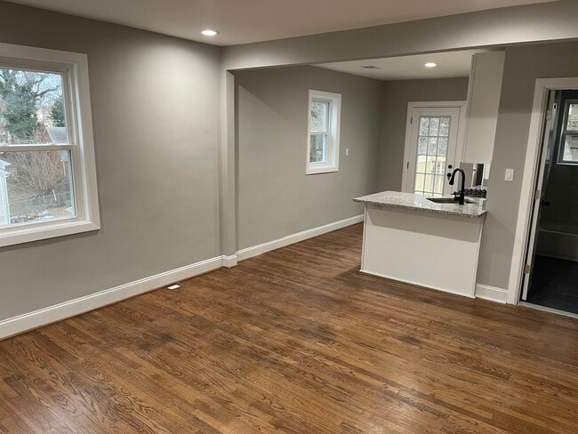 Photo - 273 56th Pl NE Unidad 1