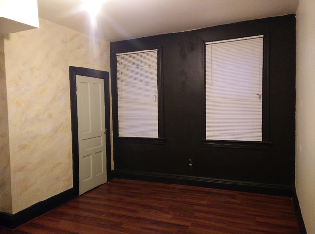 Photo - 3025 Brereton St