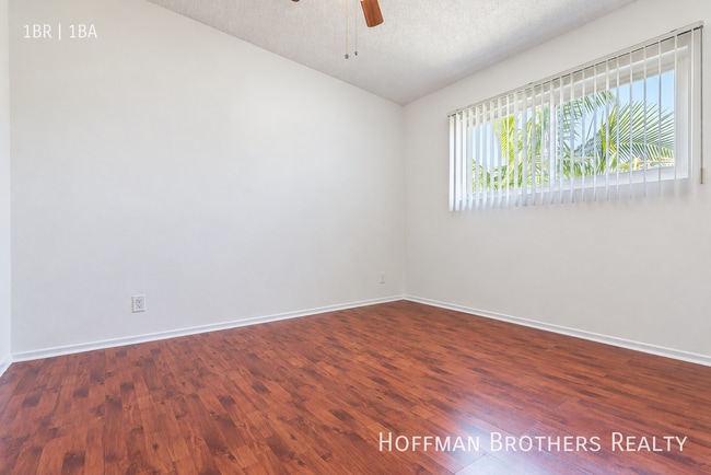 1323 N Harvard Blvd Unit 9