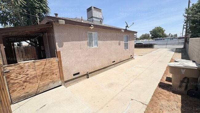 2 bedroom 1 bathroom home near 34th St/ Chester Ave