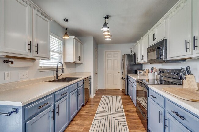 Photo - 13240 High Sierra St