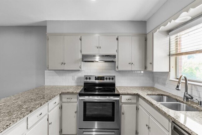 Photo - 2205 Lanier Dr