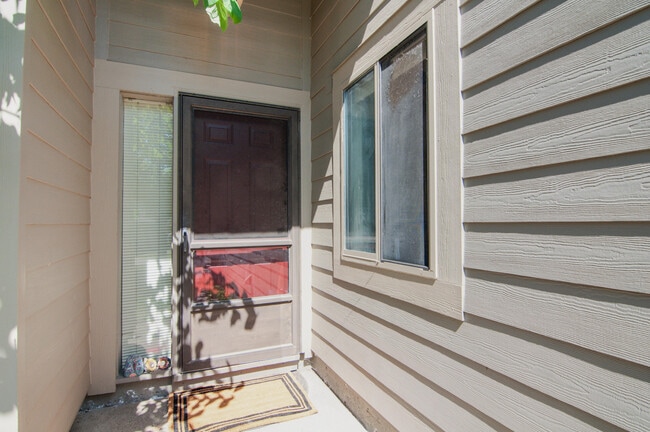 Photo - 609 Watersedge Dr