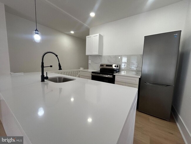 Photo - 114 S 58th St