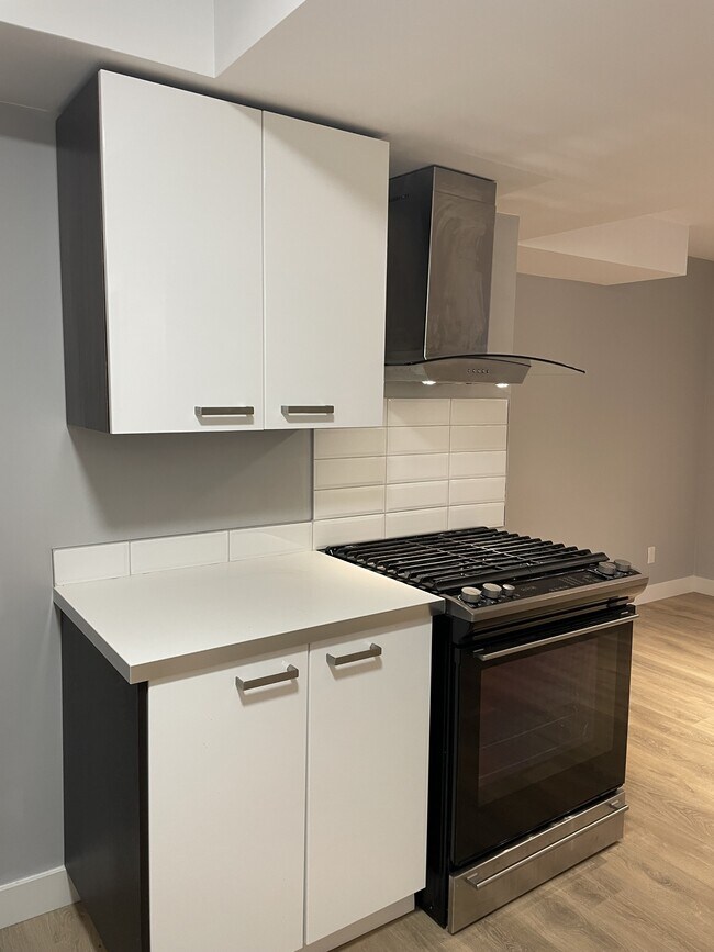 Photo - 22963-22136 136 Ave