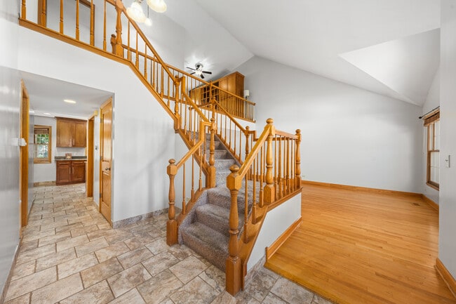 Photo - 104 S Knollwood Dr