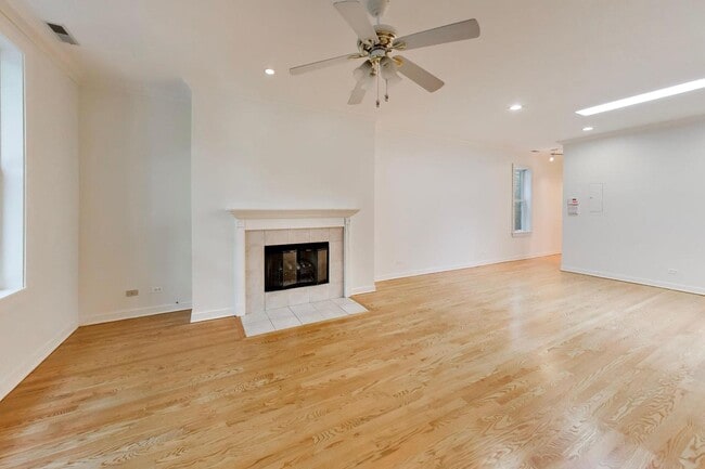 Photo - 1355 W Fillmore St