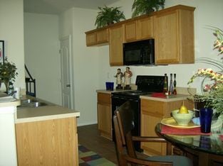 Photo - SYLVIA936 Unit 936