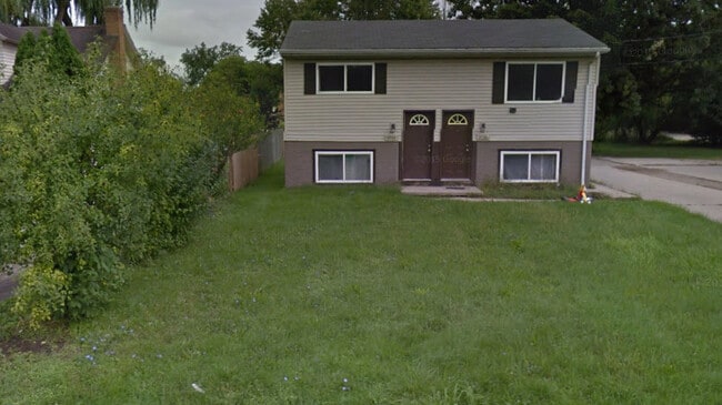 Building Photo - 3538 W Jolly Rd Unit Upper