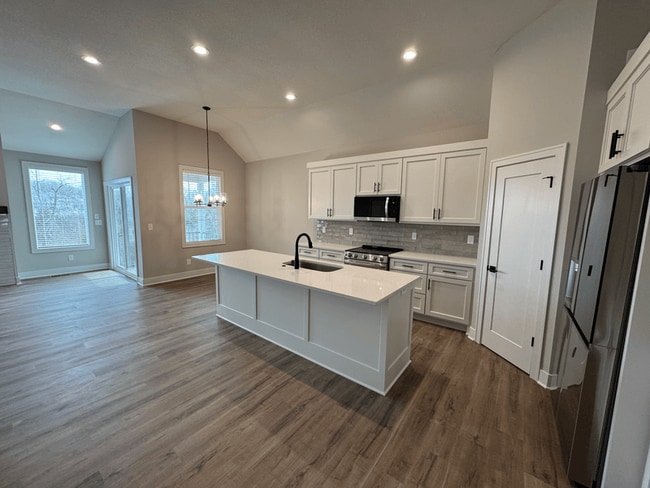 Photo - 1406 SW Winthrop Dr