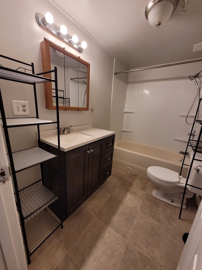 Photo - 548 2nd St