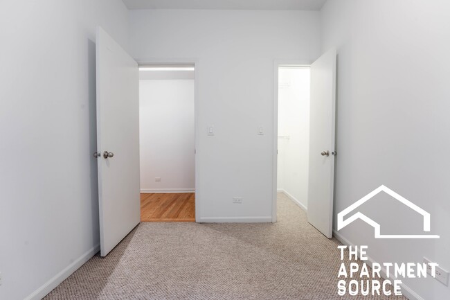 Photo - 5054 N Winthrop Ave Unidad 305