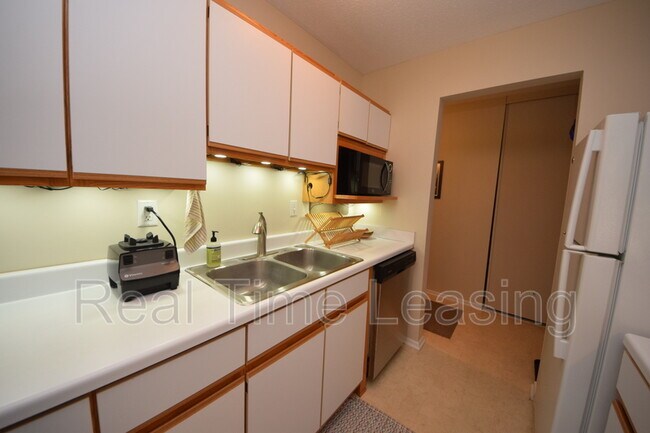 Photo - 4654 Cedar Lake Rd S Unit Apt 7
