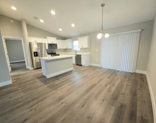 Photo - 262 Locust Pass