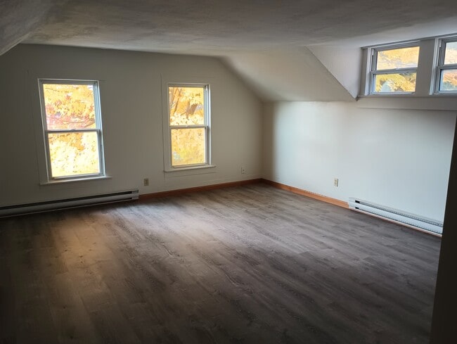 Building Photo - 615 Lake St Unit 615 Rental