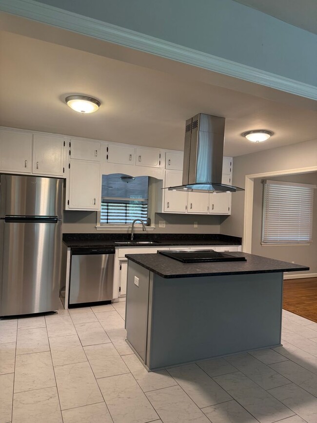 Photo - Brick Ranch in North Hall