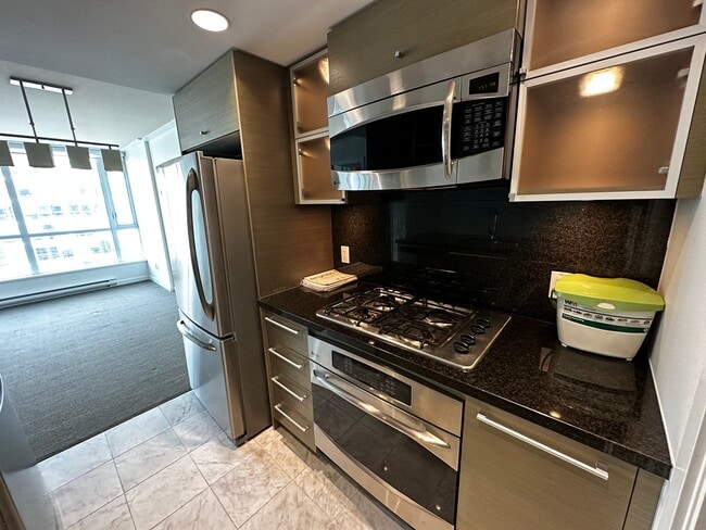 Photo - 1701-833 Seymour Street Unit 1701