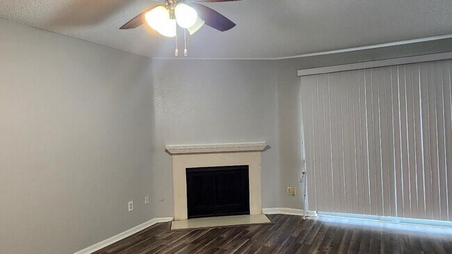 Photo - 2120 El Paseo St