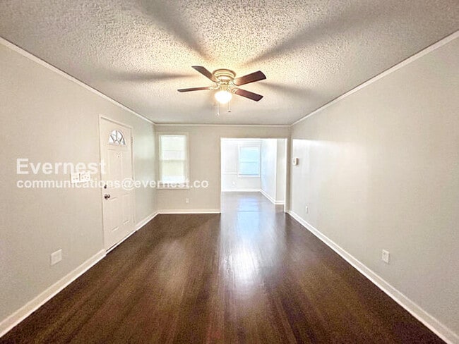 Photo - 2004 Bader Ave SW