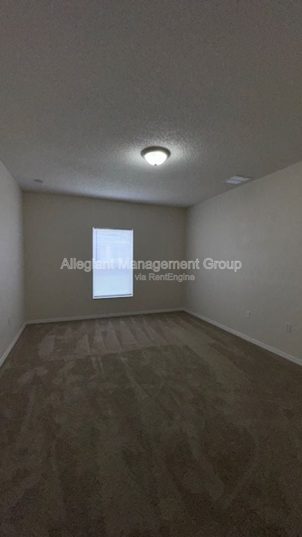 Photo - 939 Halifax Dr