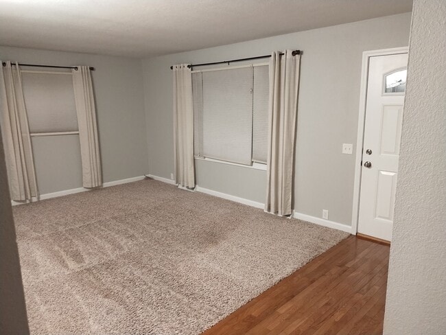 Photo - 2664 Miller St