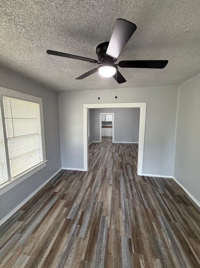Photo - Charming 2 Bedroom Home for Rent in Como – Fort Worth, TX 76107