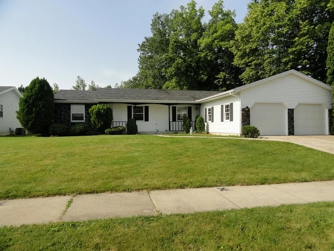 Building Photo - 2512 Ridgefield Dr NE