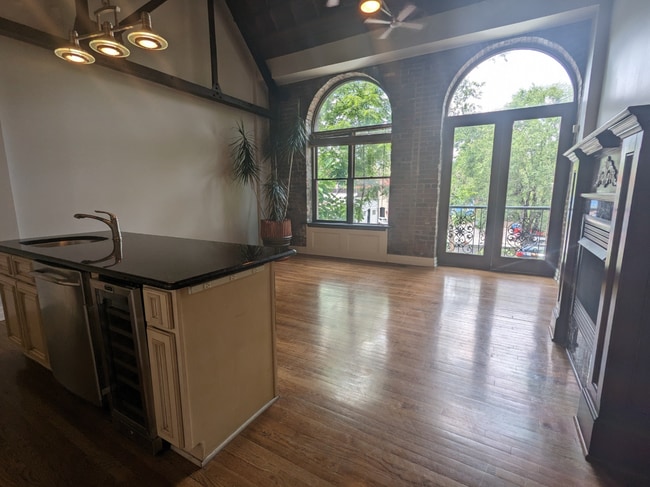Photo - 1715 Summit St Unit 204