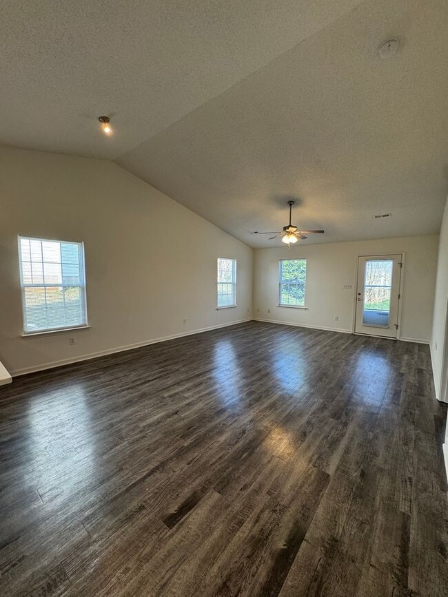 Photo - 132 Springwood Ln