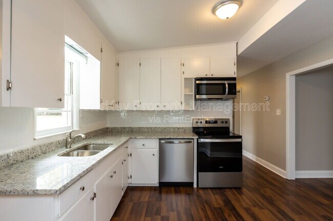 Photo - 6313 Johnsdale Rd
