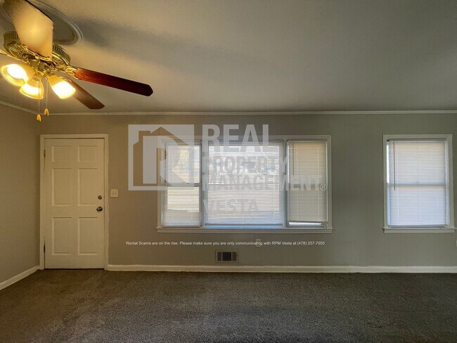 Photo - 2910 Reynolds Dr