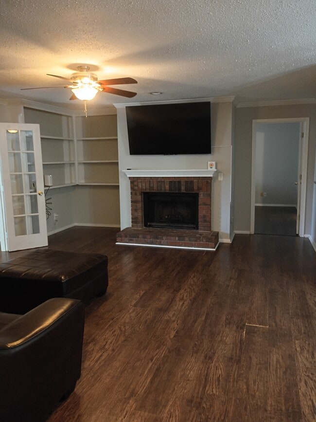 Building Photo - 5556 Mountain Springs Cir Unit B