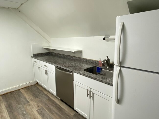 Building Photo - 44 Murray St Unit 1 Rental