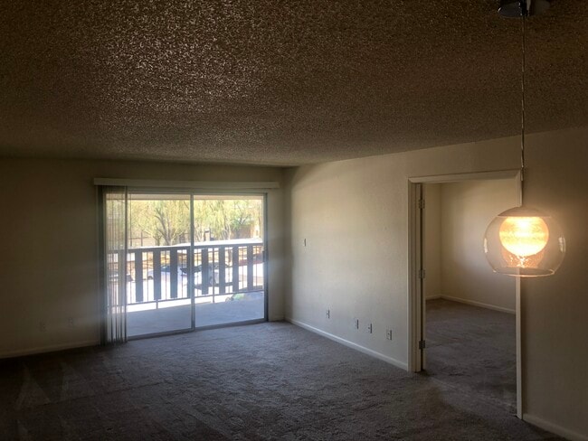 Photo - 4354 N 82nd St Unidad 249