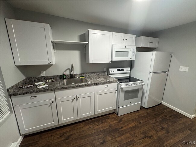 Photo - 121 E Main St