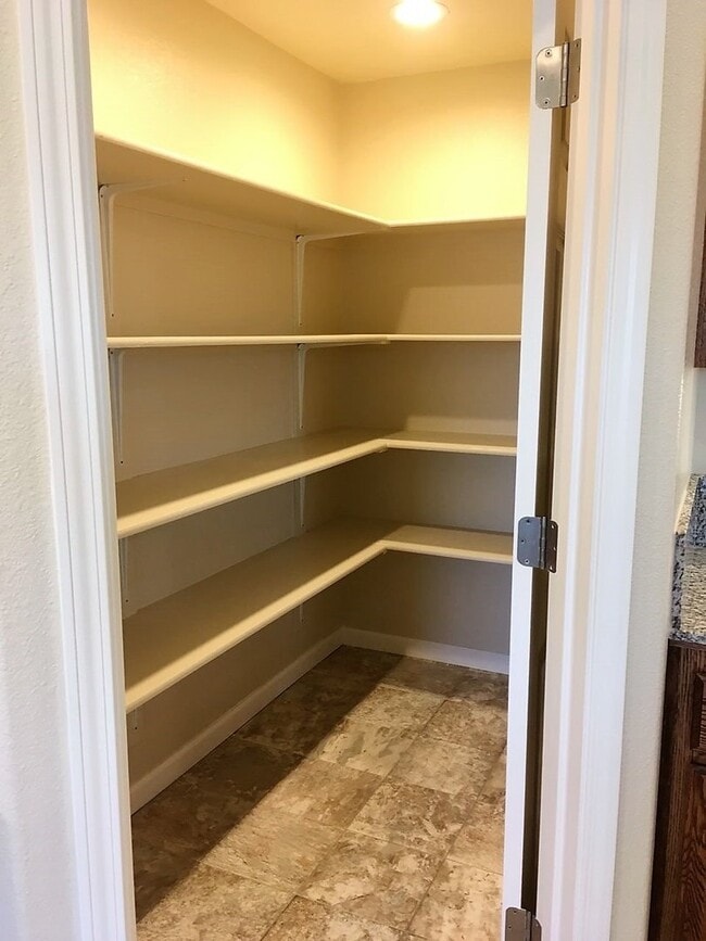 Photo - 4561 Spaight Wy