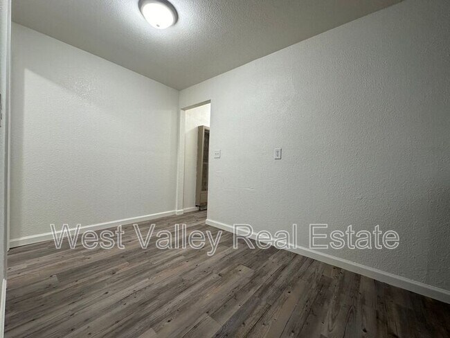 Photo - 616 5th St Unit Apt A