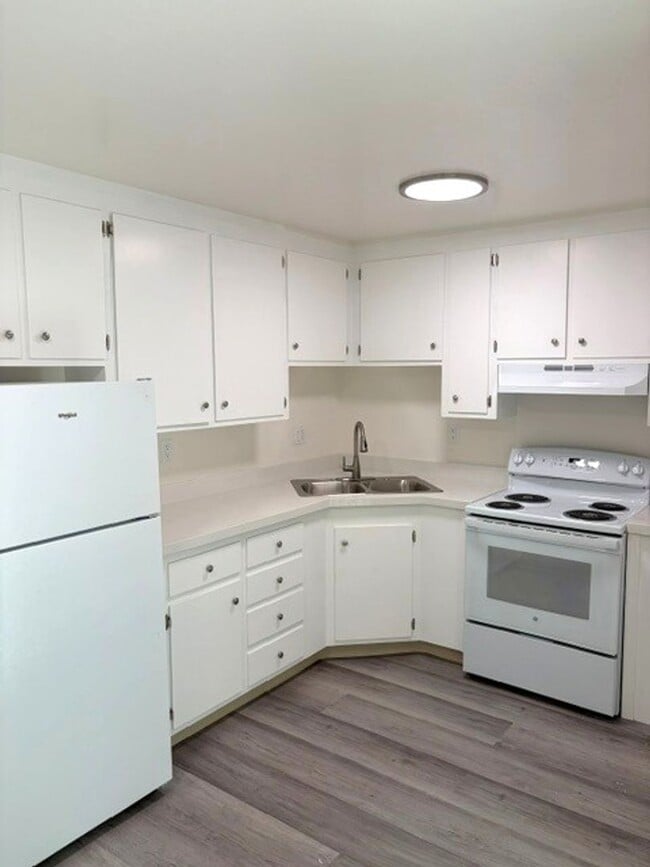 Building Photo - 1732 Noranda Dr Unit 4