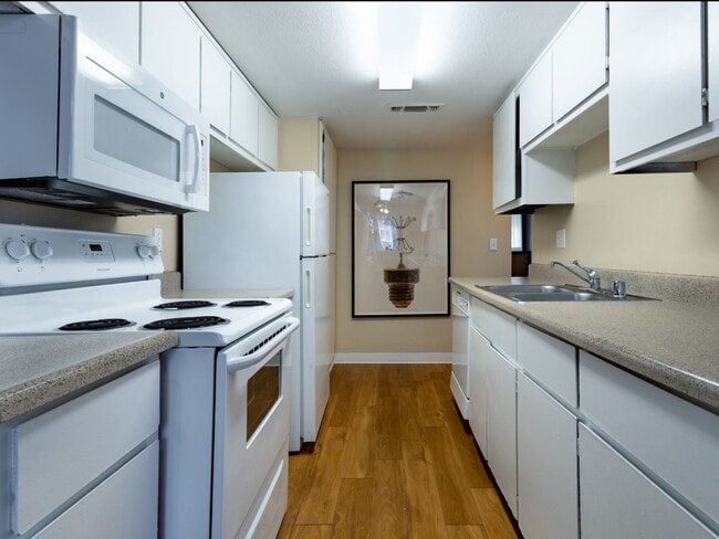 Building Photo - Acacia Apartments