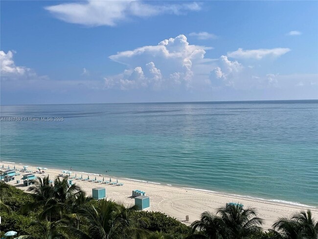 Photo - 6767 Collins Ave Unidad 907 Rental
