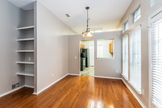 Photo - 1345 Overlook Dr